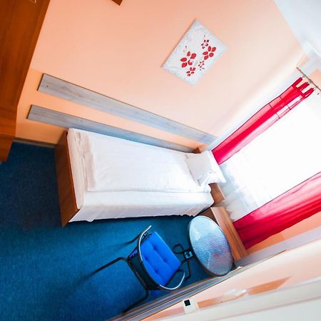 Red Carpet Hostel Краків Екстер'єр фото