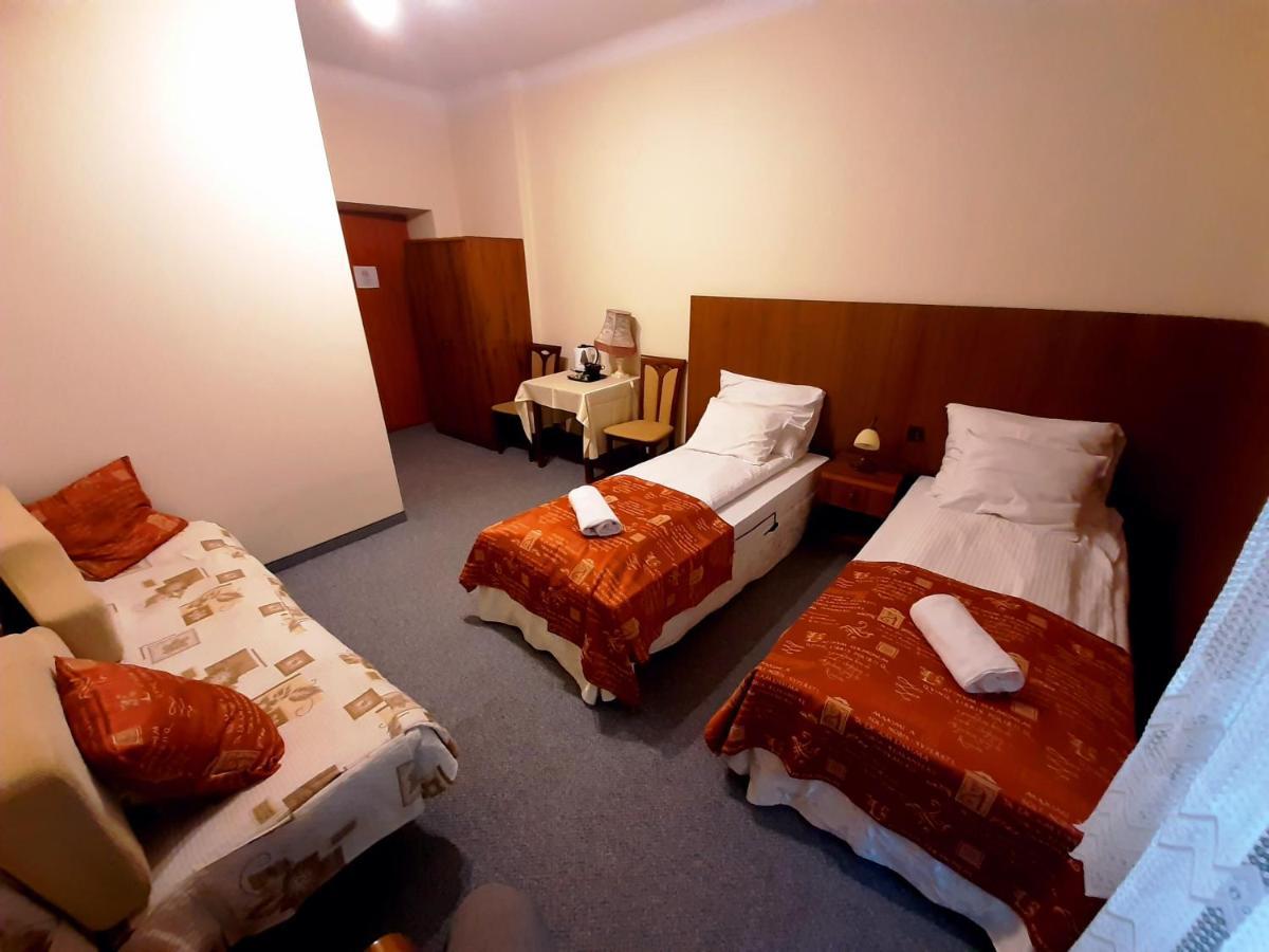 Red Carpet Hostel Краків Екстер'єр фото
