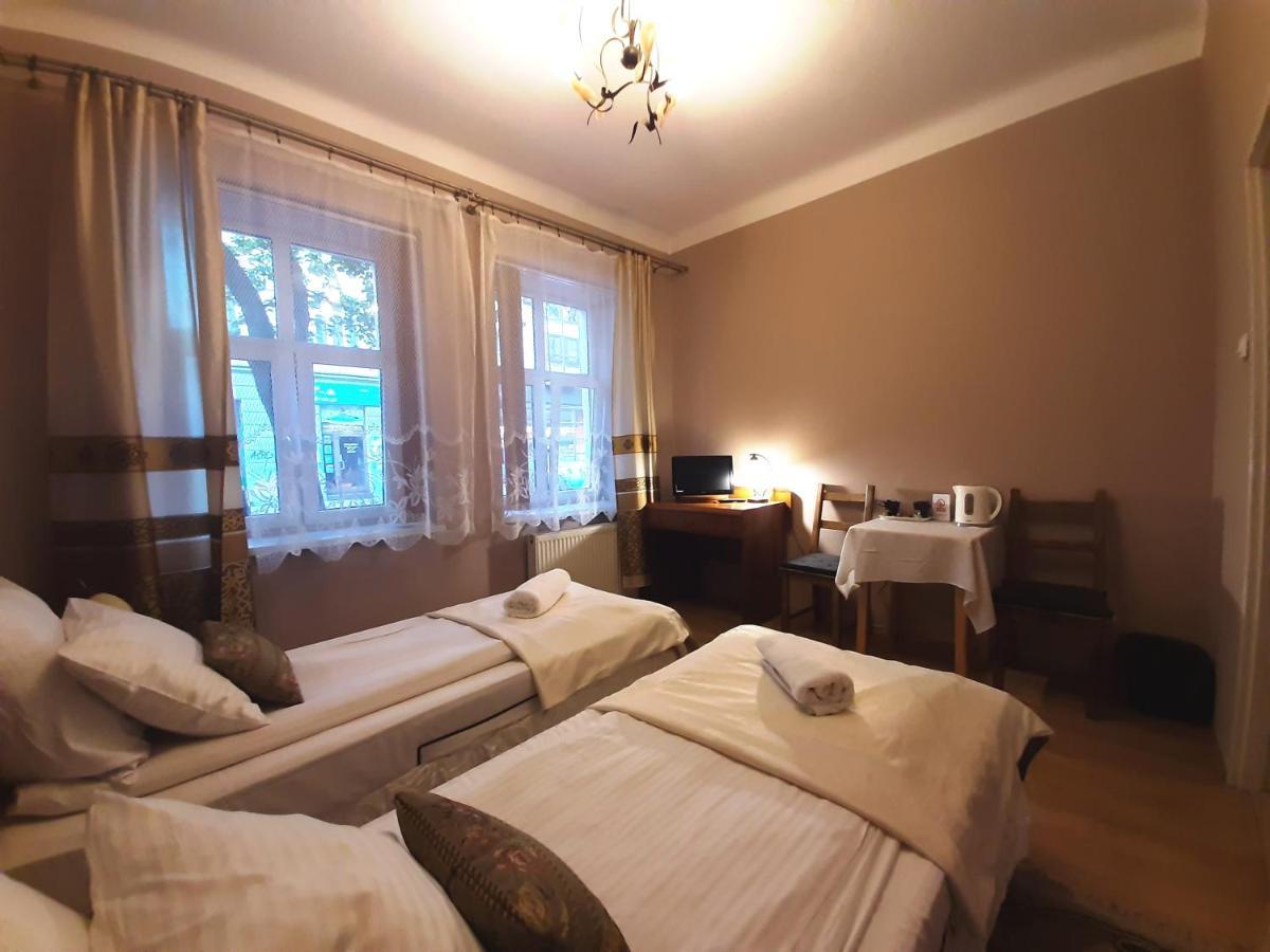 Red Carpet Hostel Краків Екстер'єр фото