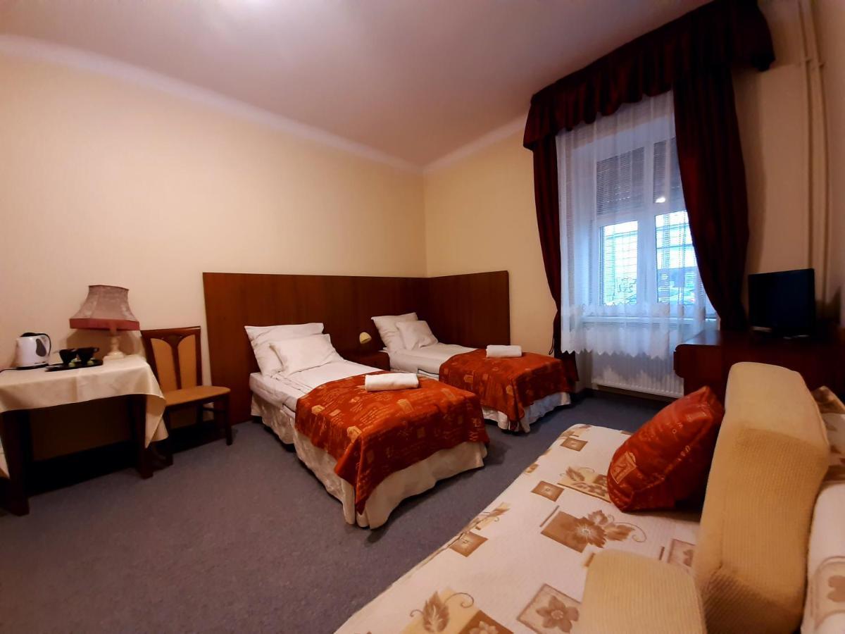 Red Carpet Hostel Краків Екстер'єр фото