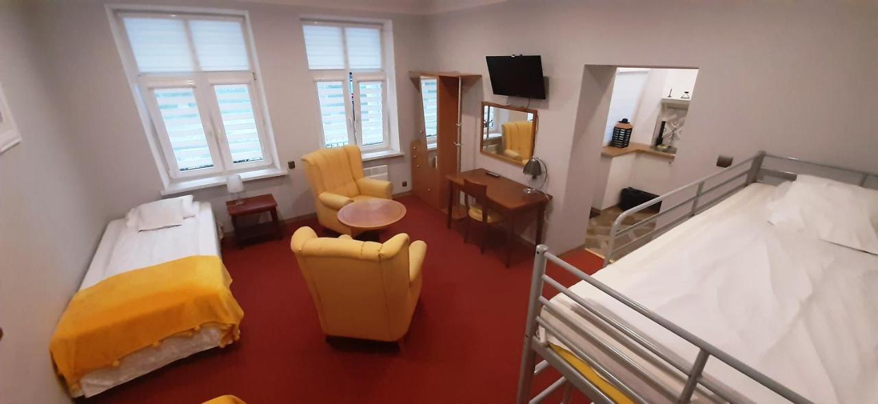 Red Carpet Hostel Краків Екстер'єр фото