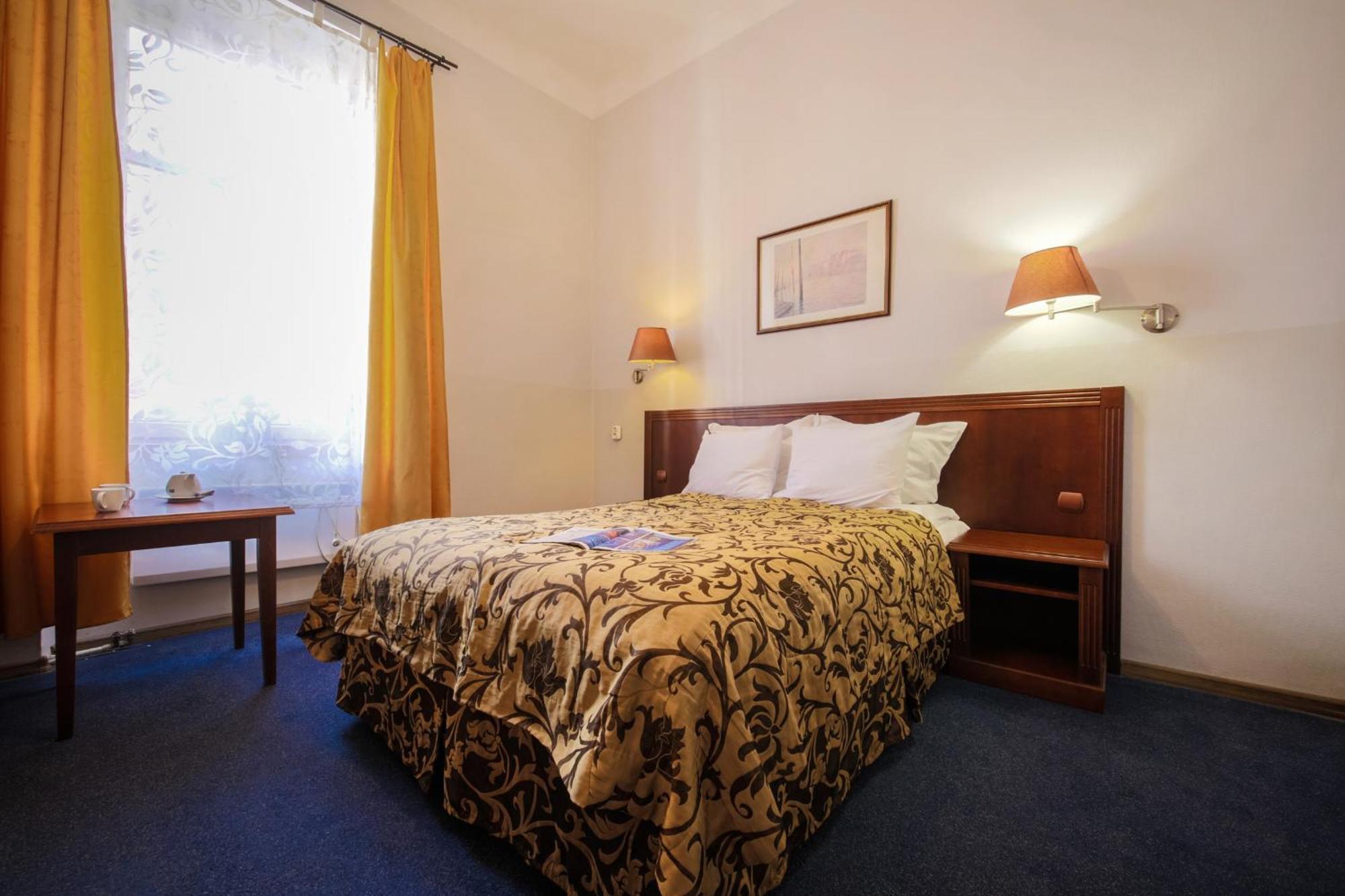 Red Carpet Hostel Краків Екстер'єр фото