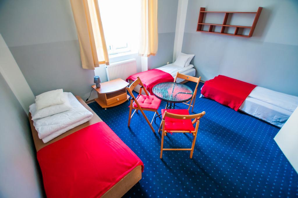 Red Carpet Hostel Краків Екстер'єр фото