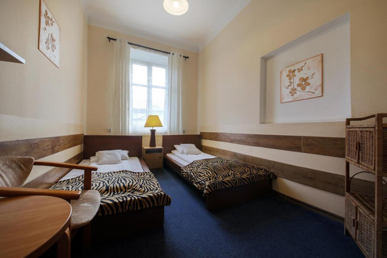 Red Carpet Hostel Краків Екстер'єр фото
