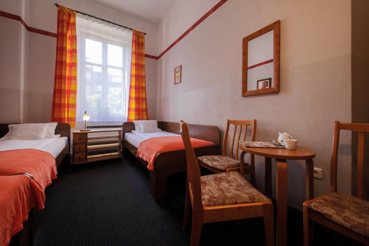 Red Carpet Hostel Краків Екстер'єр фото