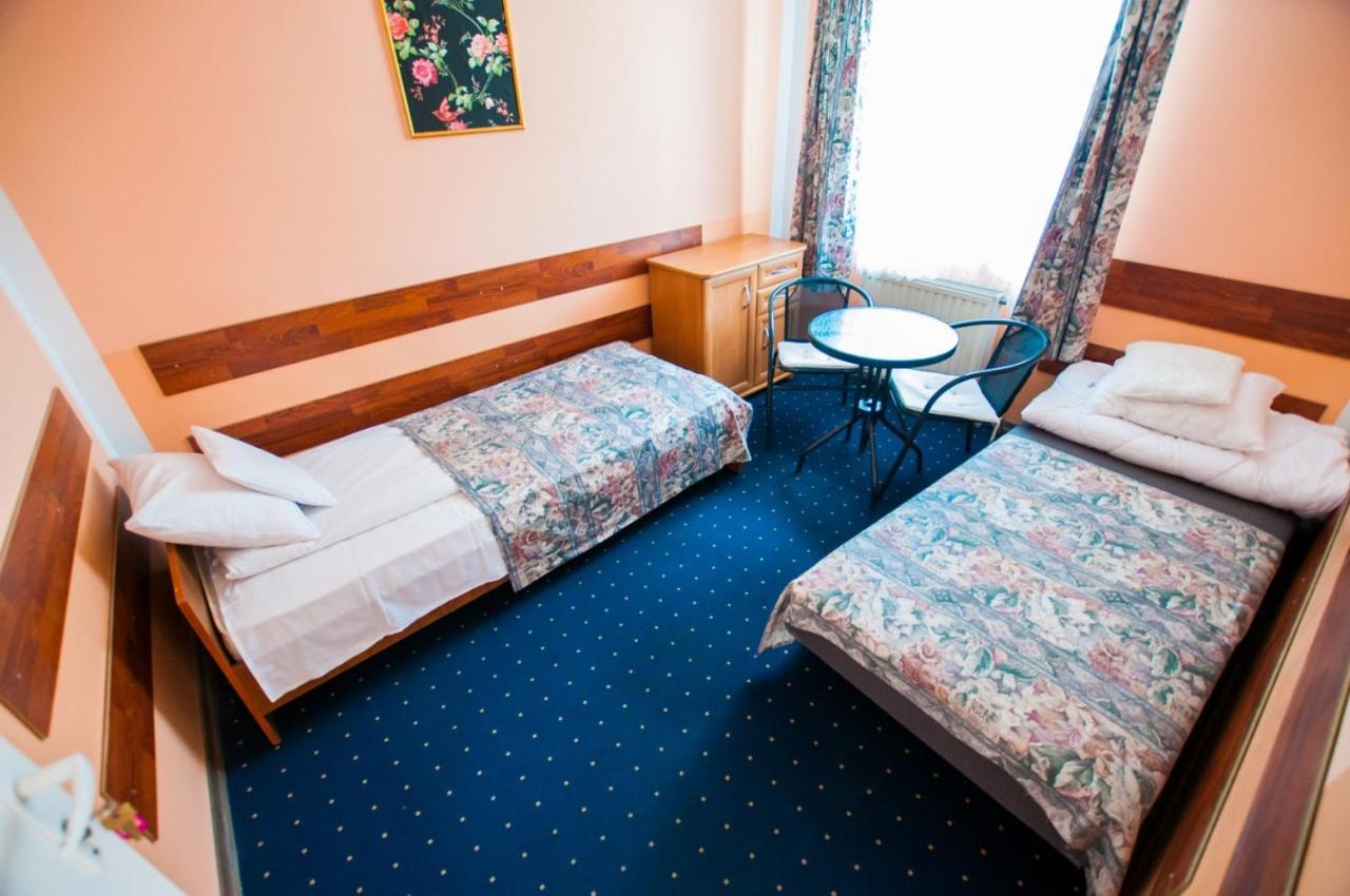 Red Carpet Hostel Краків Екстер'єр фото