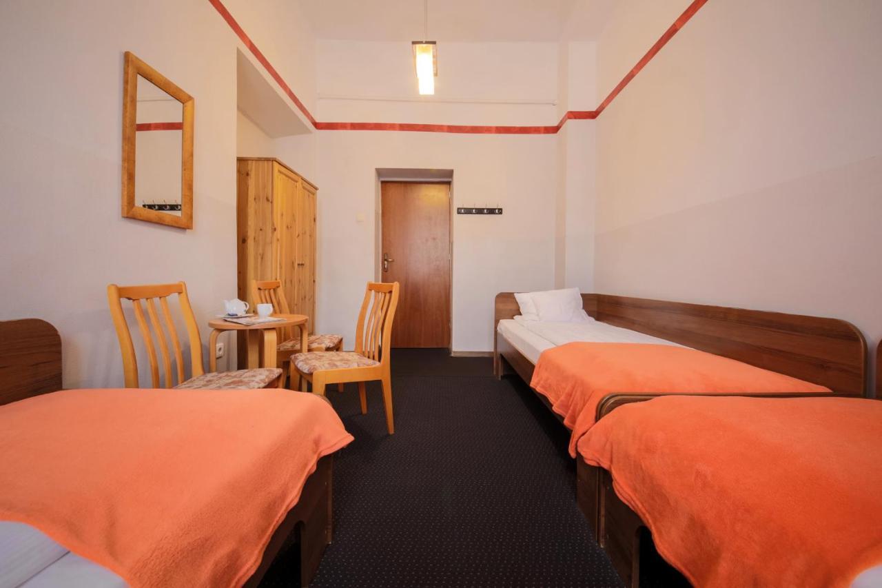 Red Carpet Hostel Краків Екстер'єр фото