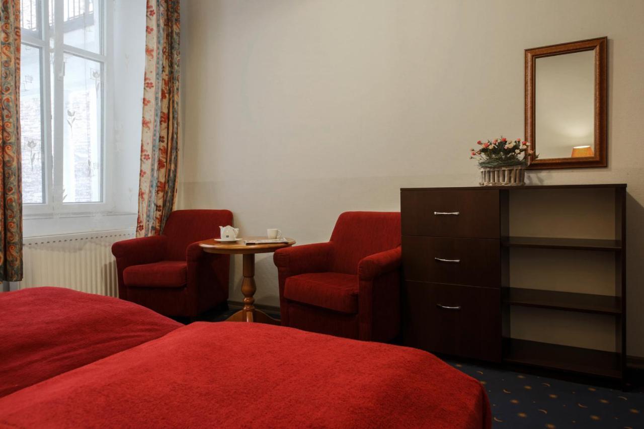 Red Carpet Hostel Краків Екстер'єр фото