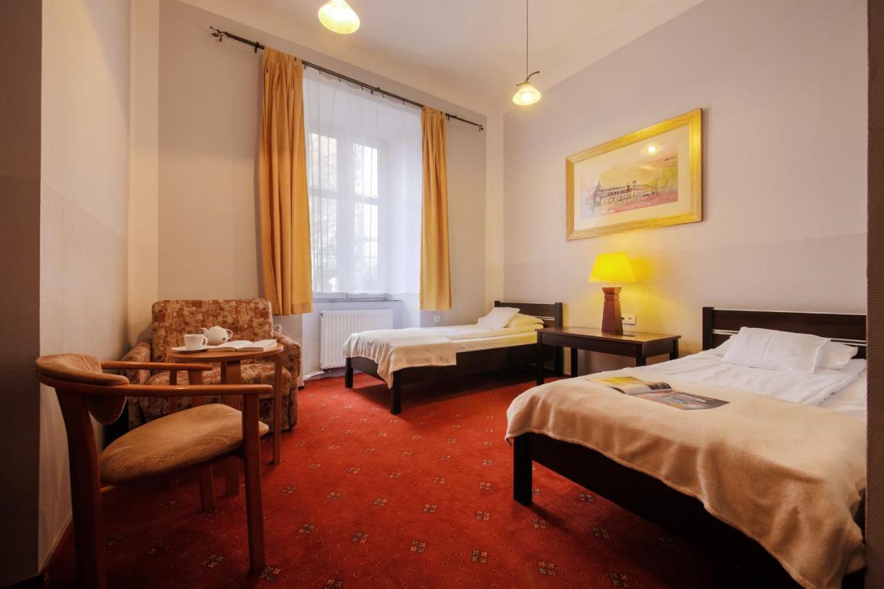 Red Carpet Hostel Краків Екстер'єр фото