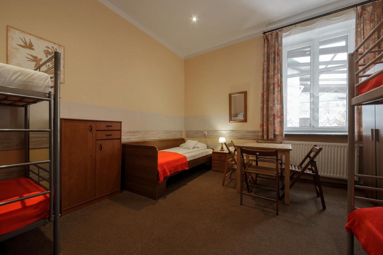 Red Carpet Hostel Краків Екстер'єр фото
