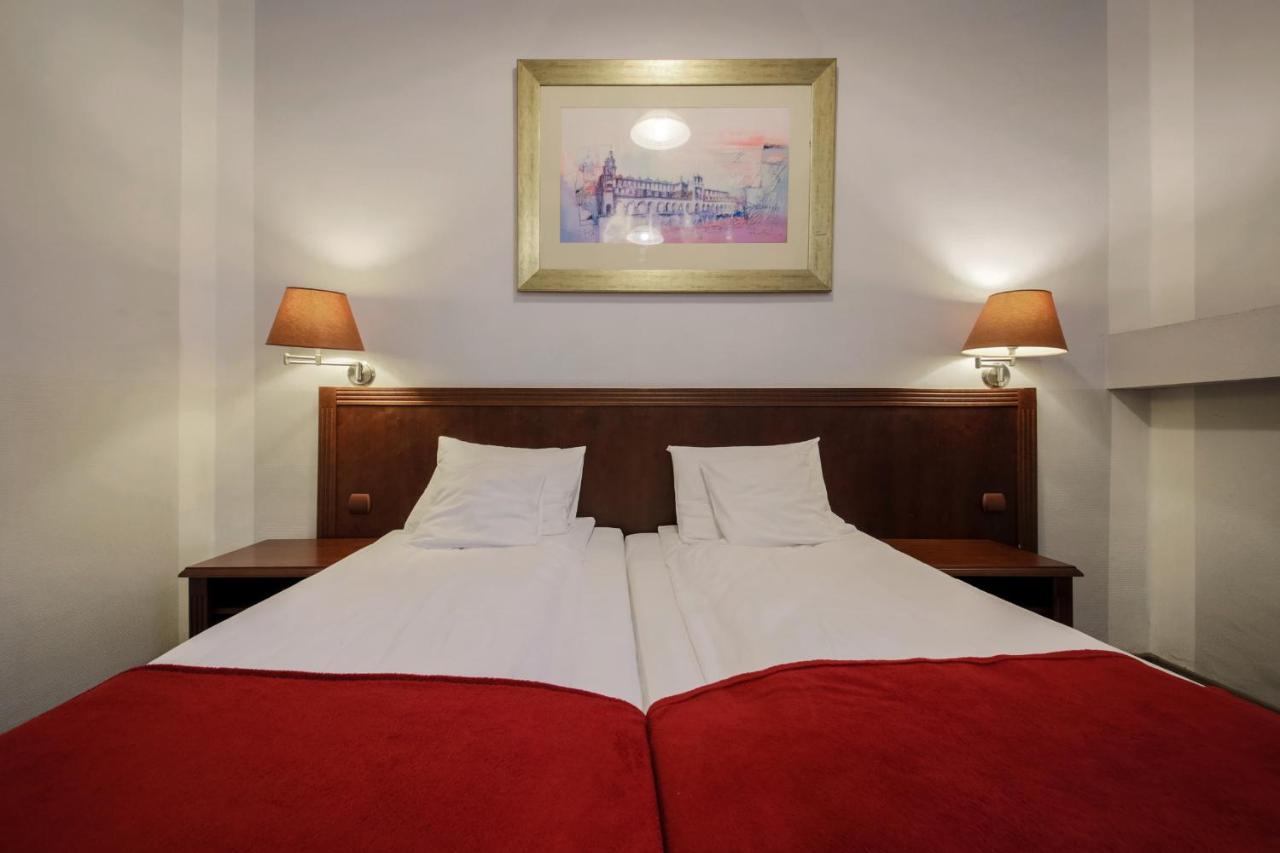 Red Carpet Hostel Краків Екстер'єр фото