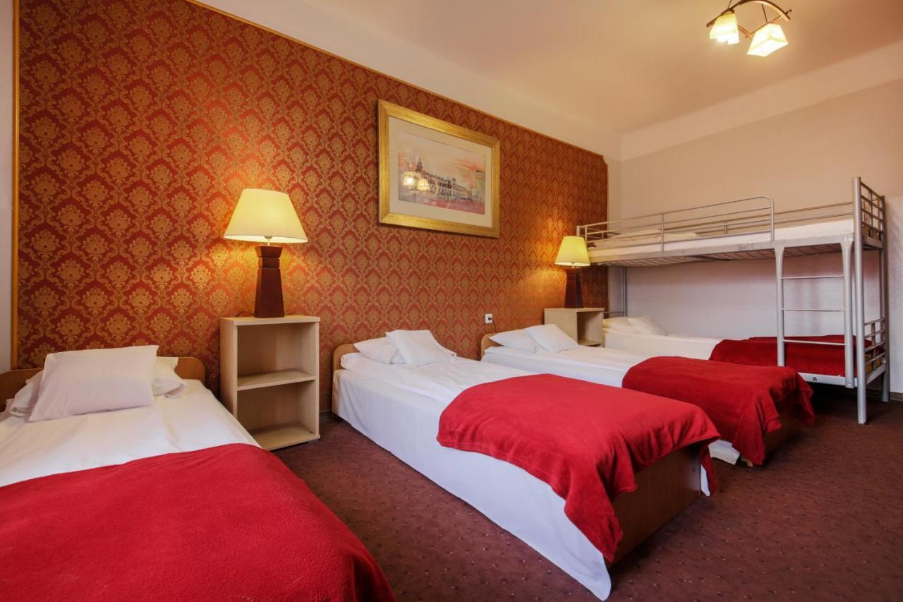 Red Carpet Hostel Краків Екстер'єр фото