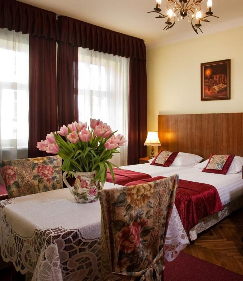 Red Carpet Hostel Краків Екстер'єр фото